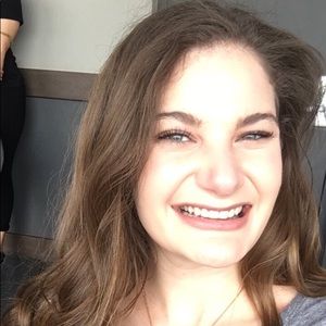 Meet your Posher, Lauren